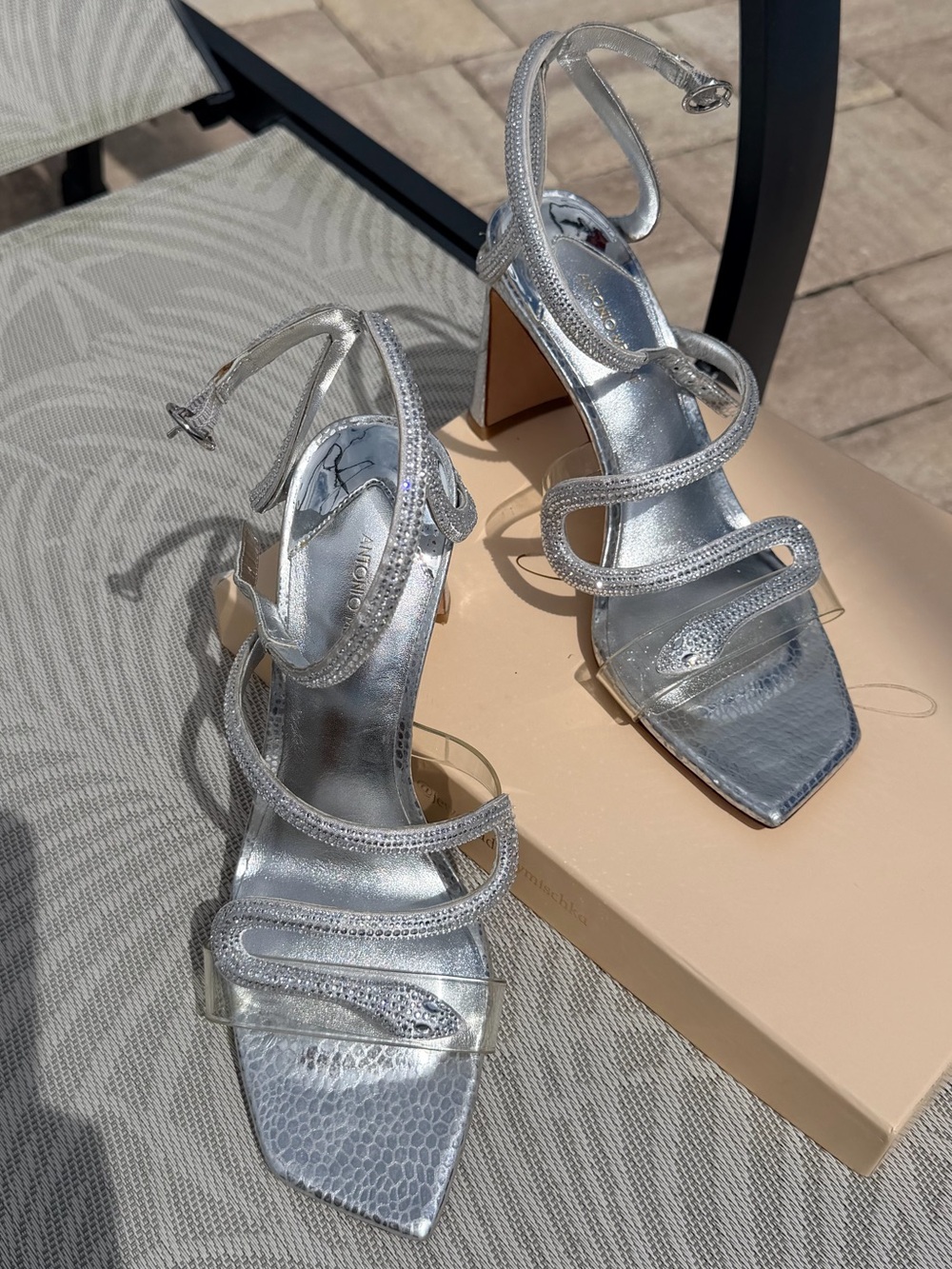 New ANTONIO MELANI Silver Metallic Strappy Block-Heel Sandals